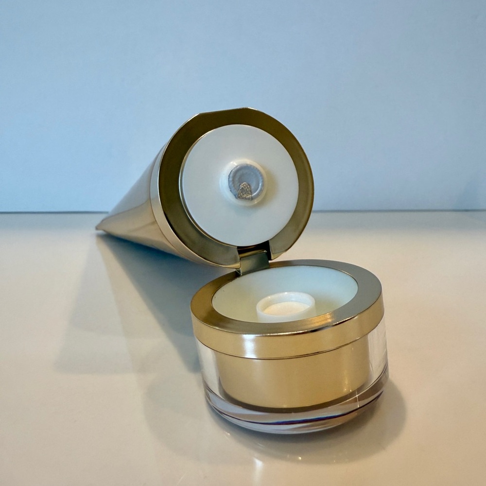 NEW 2-Pc Estee Lauder Re-Nutriv Hand Creme Stay & Away Set (3.4oz & 1oz),Unboxed - Picture 3 of 3